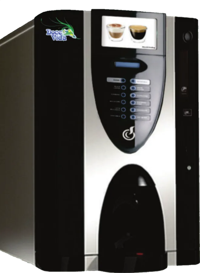 Torre de vending de café em preto e prata, com visor e teclado de seleção, adesivada com o logo Doce Vida